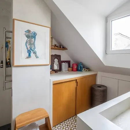 Coquillere - Wonderful In The Heart Of Apartment